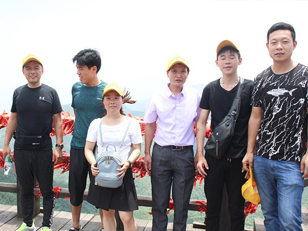 91视频最新网址2017年团队旅游-2
